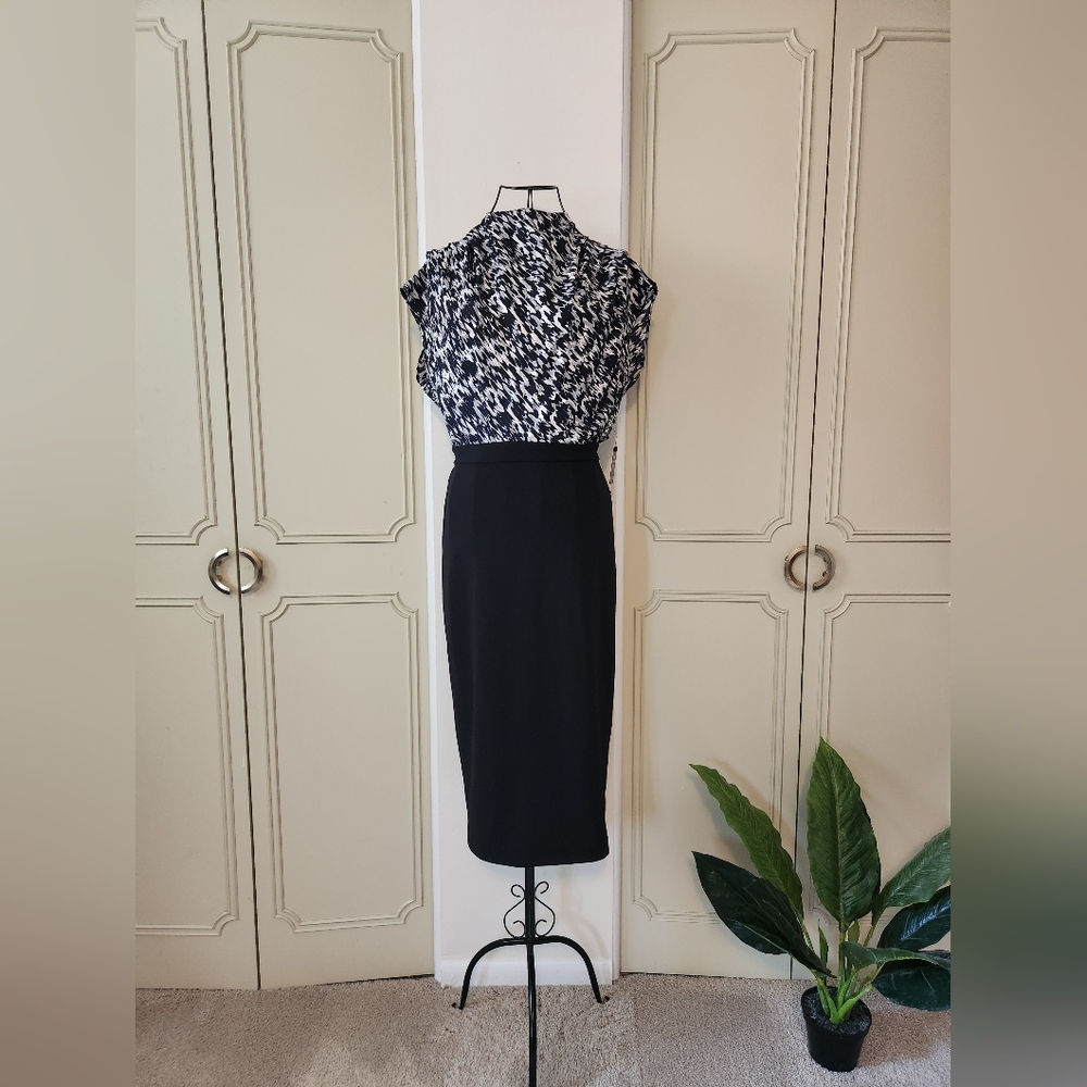 NWT Express Abstract Black Midi Dress Womens Size Small